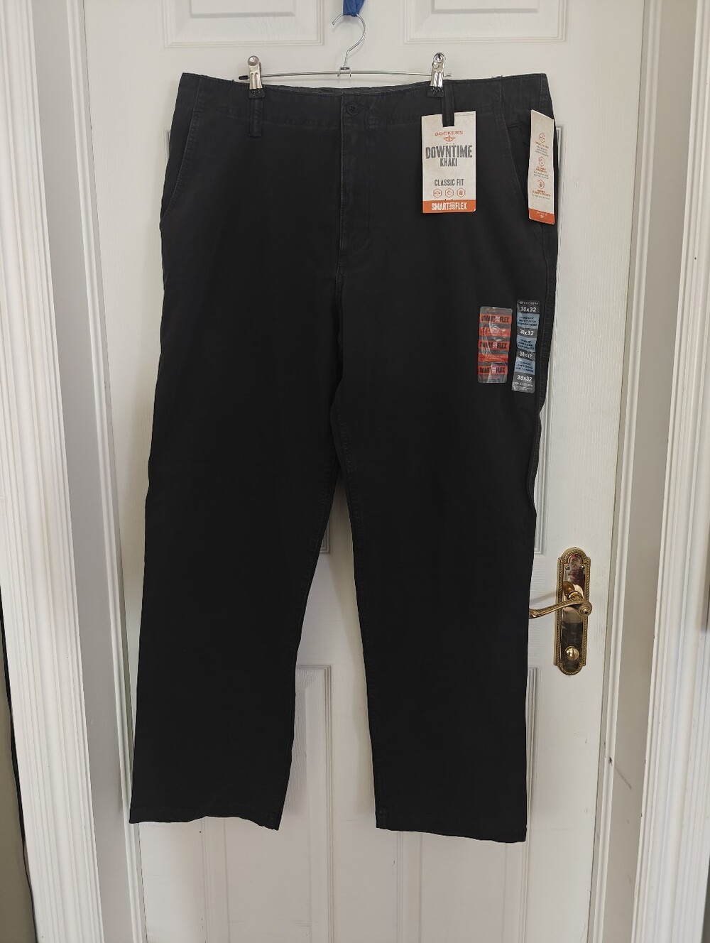 DOCKERS NWT Downtime Khaki Pants